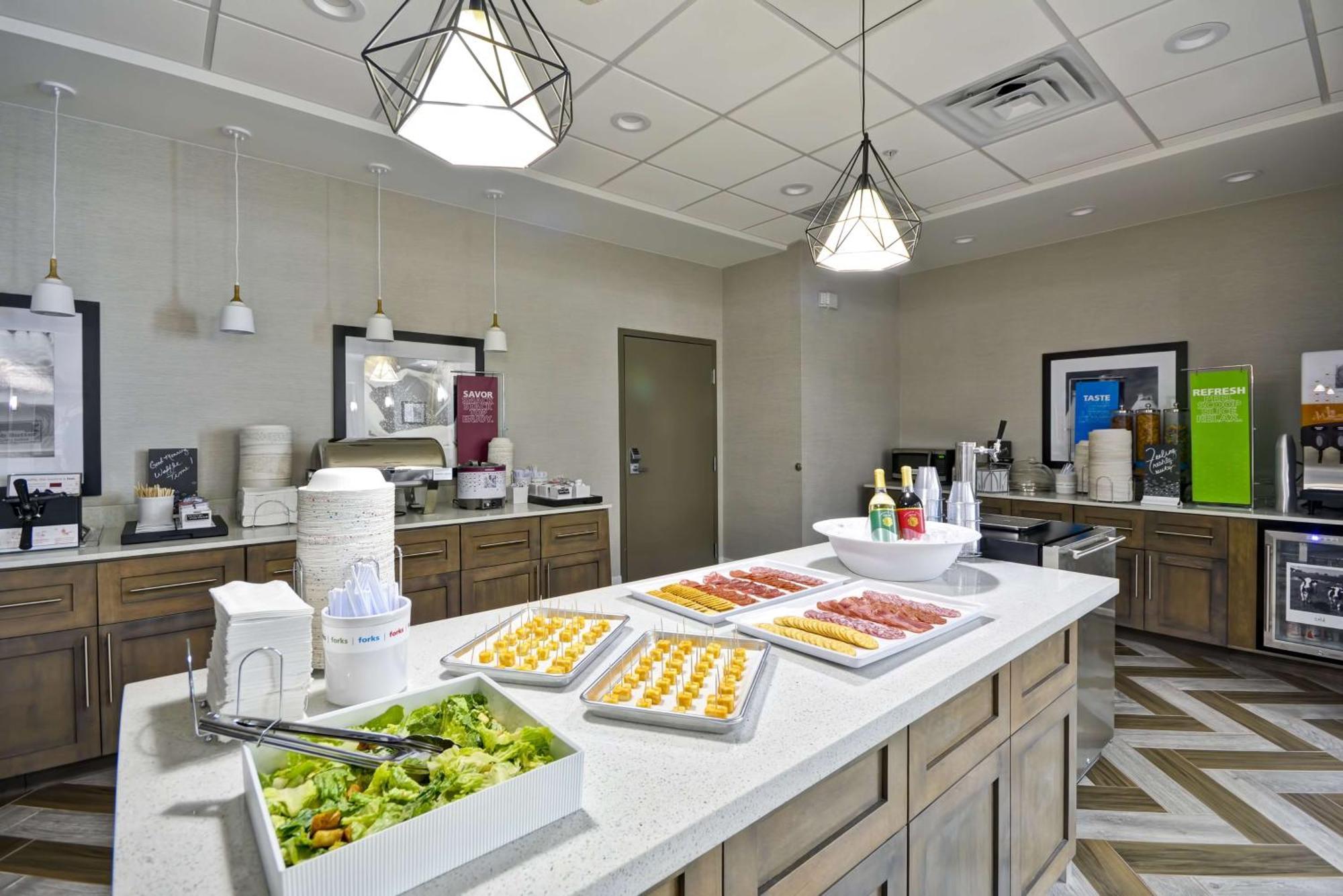 Hampton Inn Кайл Екстериор снимка