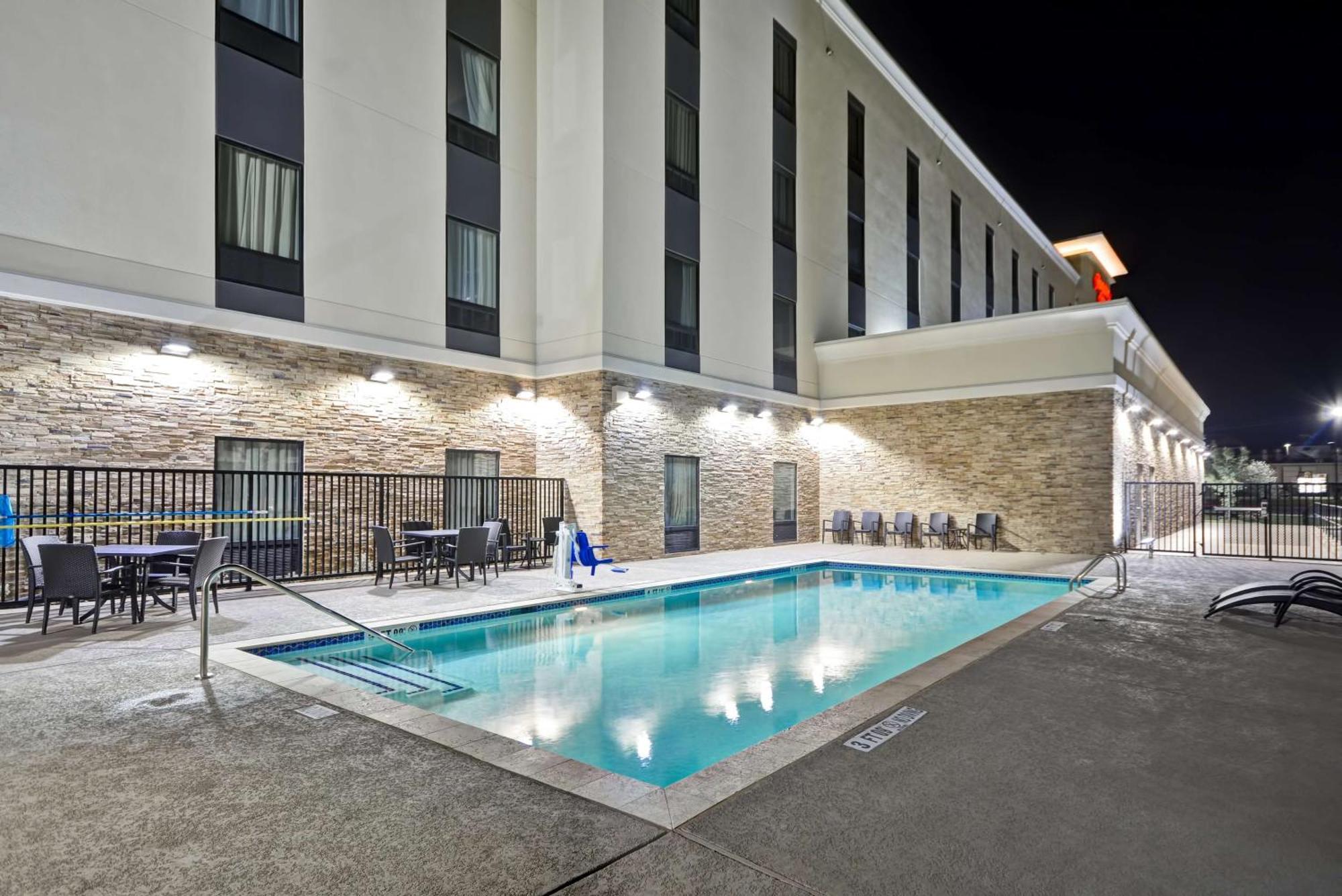 Hampton Inn Кайл Екстериор снимка